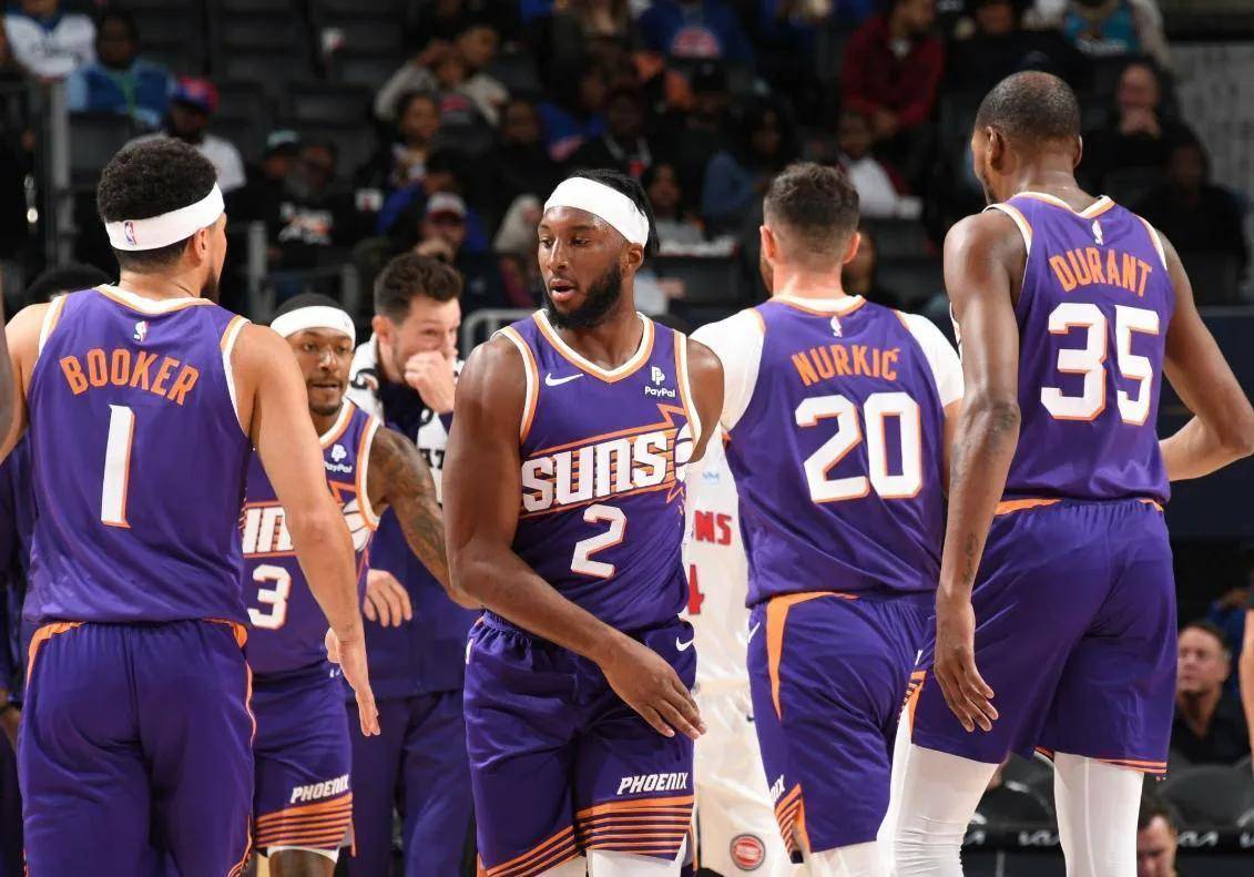 但是,继续看菲尼克斯太阳队的情况,球队的确想要捧起总冠军奖杯,这样