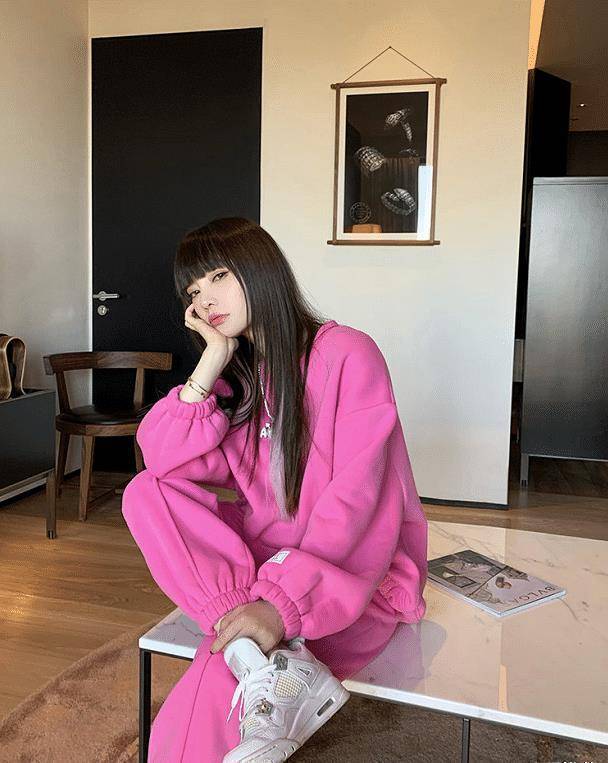 还是40岁李小璐懂得扮美!