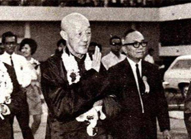 说来有些好笑,明明张道祯和张源先都称不上是名正言顺,张道祯却偏偏要