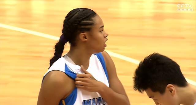 强援首秀砍32 14却输球,杨衡瑜11中4辣眼睛_山东_江苏女篮_篮板