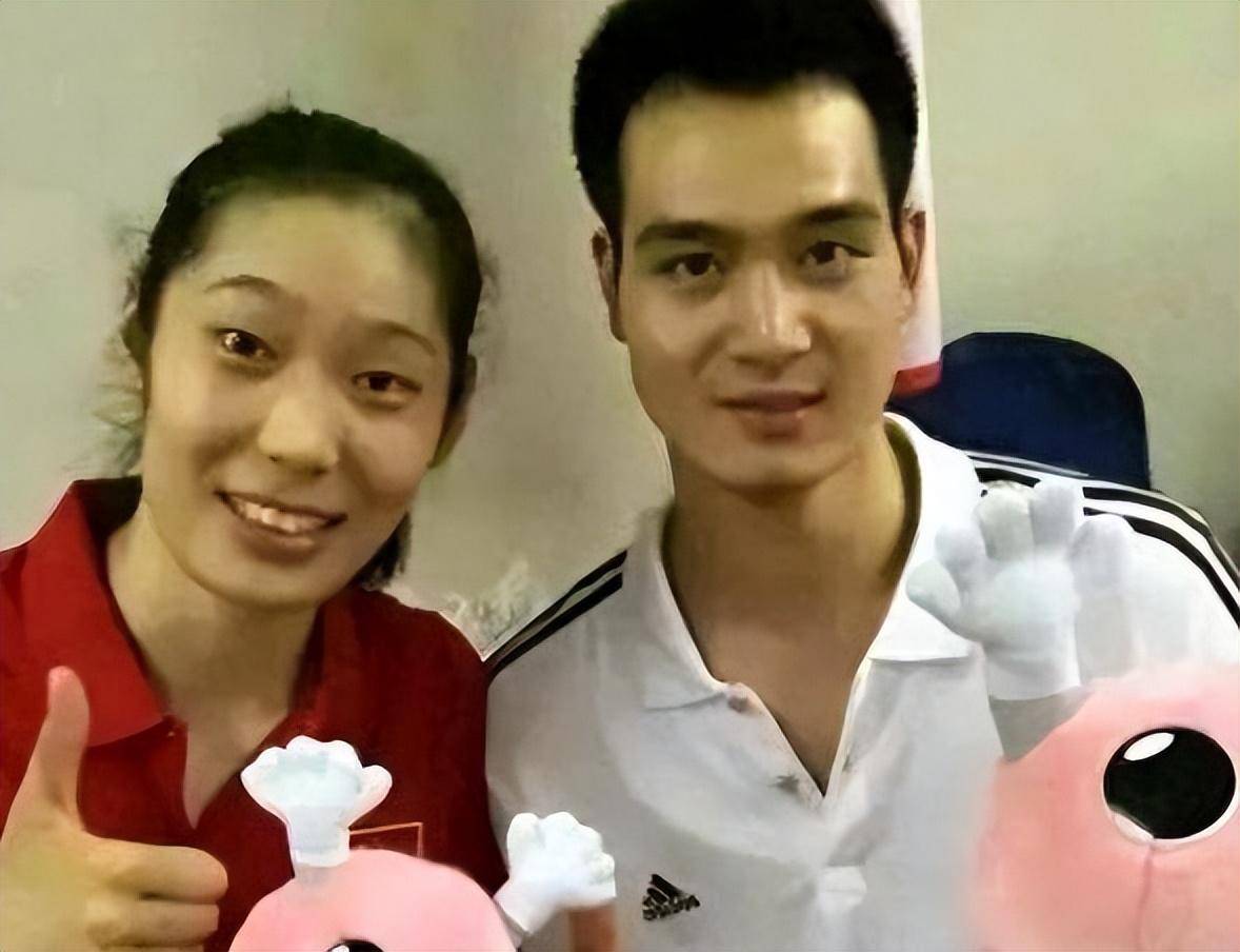 陪打教练李童 艳福不浅 接连跟龚翔宇和朱婷传绯闻 还是长得太帅的错