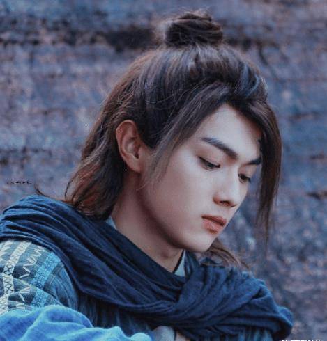 许凯和鞠婧祎同框,两人都深情对望彼此,难怪许凯急着取关白鹿_观众