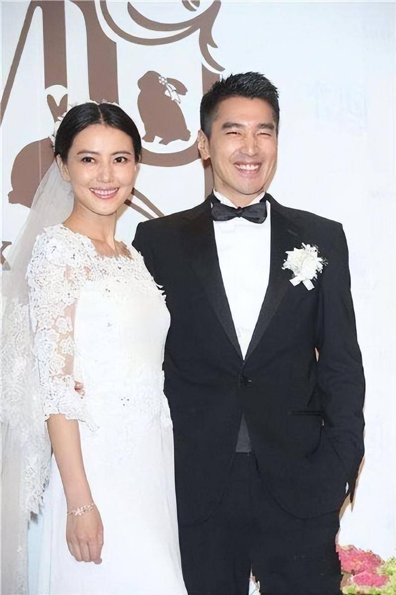 "赵又廷回应:那不然能怎么办呢?_高圆圆_网友_女神