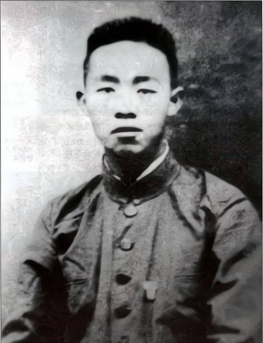 实际上,张乐山正是《智取威虎山》中"座山雕"的原型人物,"座山雕"是他