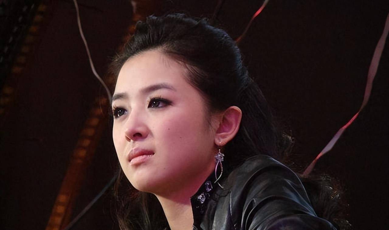 张含韵:喊刘德华干爹,得罪曾志伟,因不雅照被逼哭,她都做了啥