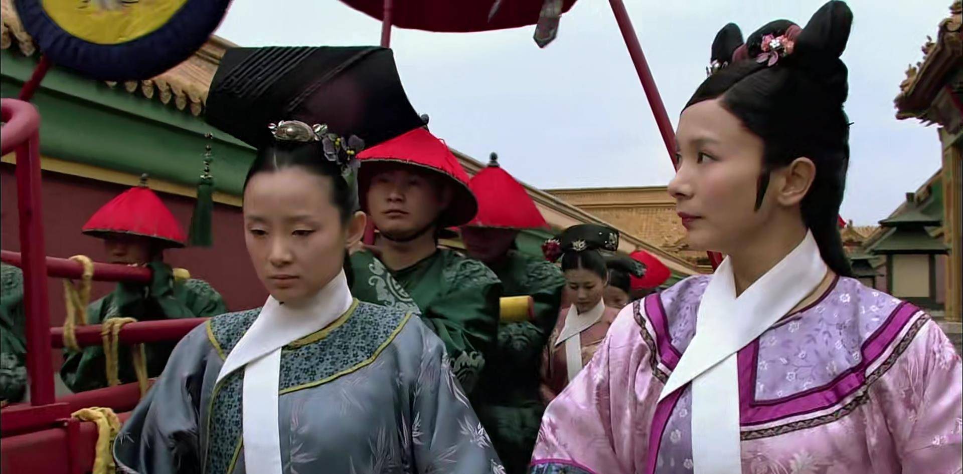 是对她有意思,反而用她来衬托了一下华妃——长得还算清秀,配服侍华妃