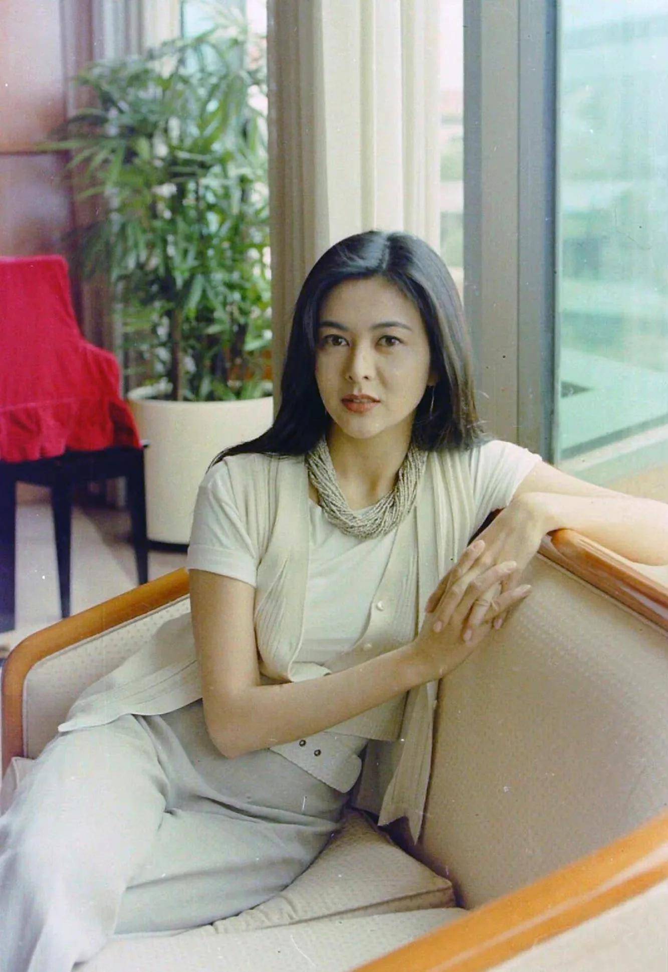 光影中的关之琳,有没有让你想起十三姨,莫妮卡,何仙姑呢_图片_图鉴