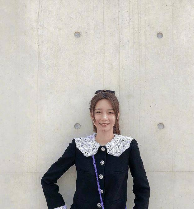 原创沈梦辰终于掀起铁刘海,大胆露出额头太惊艳,却越来越像蔡卓宜