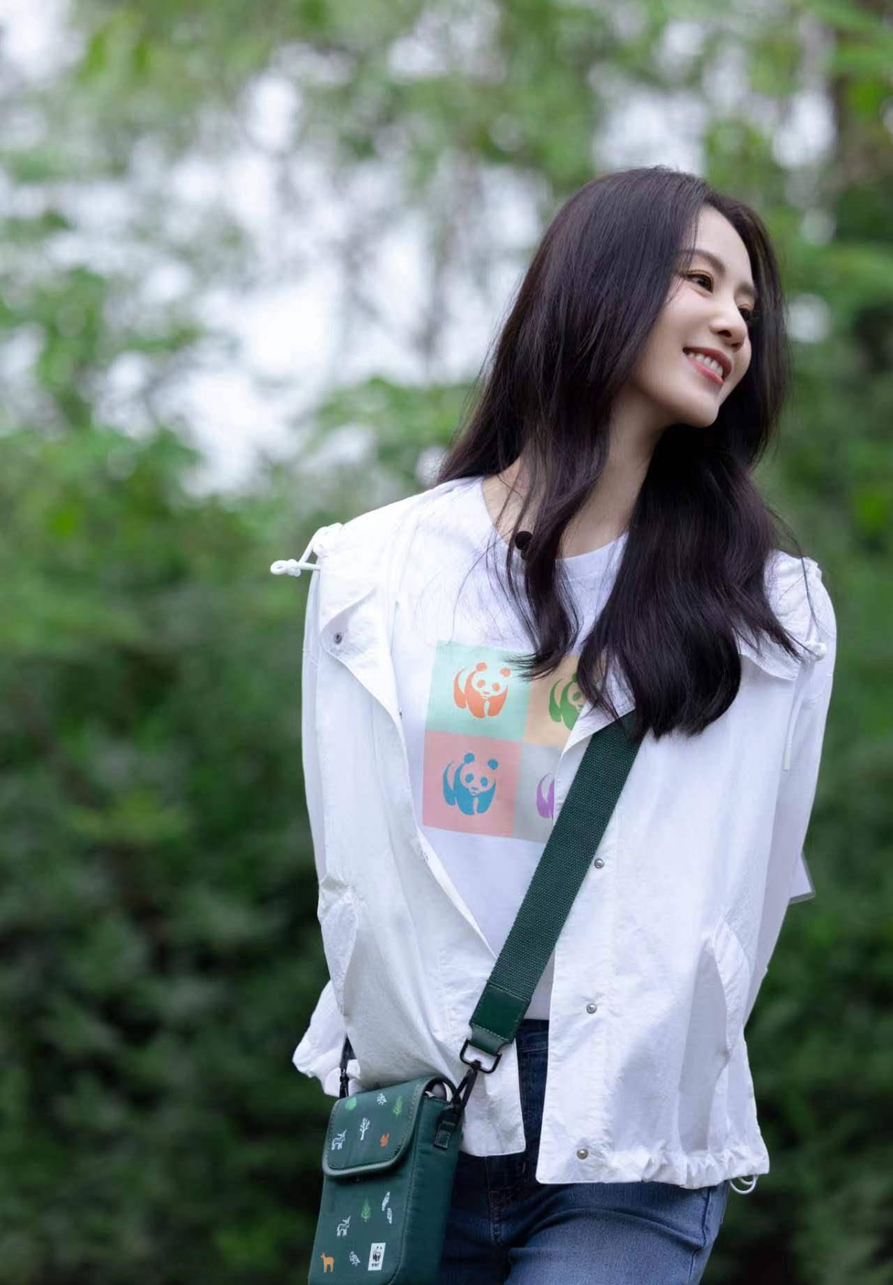 刘诗诗炫美貌上瘾?