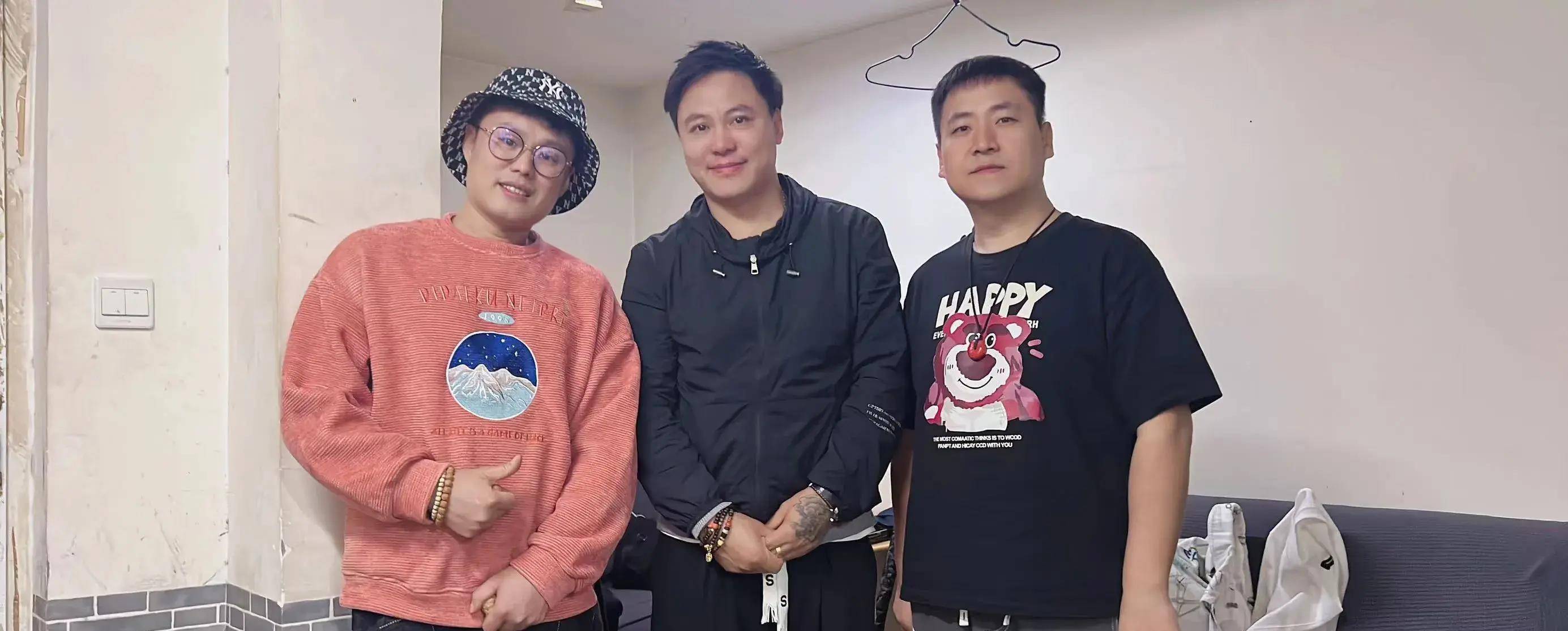 郭德纲徒弟孙鹤宝,跟岗金文化董事长钱多多在德云社会盟_传统_相声