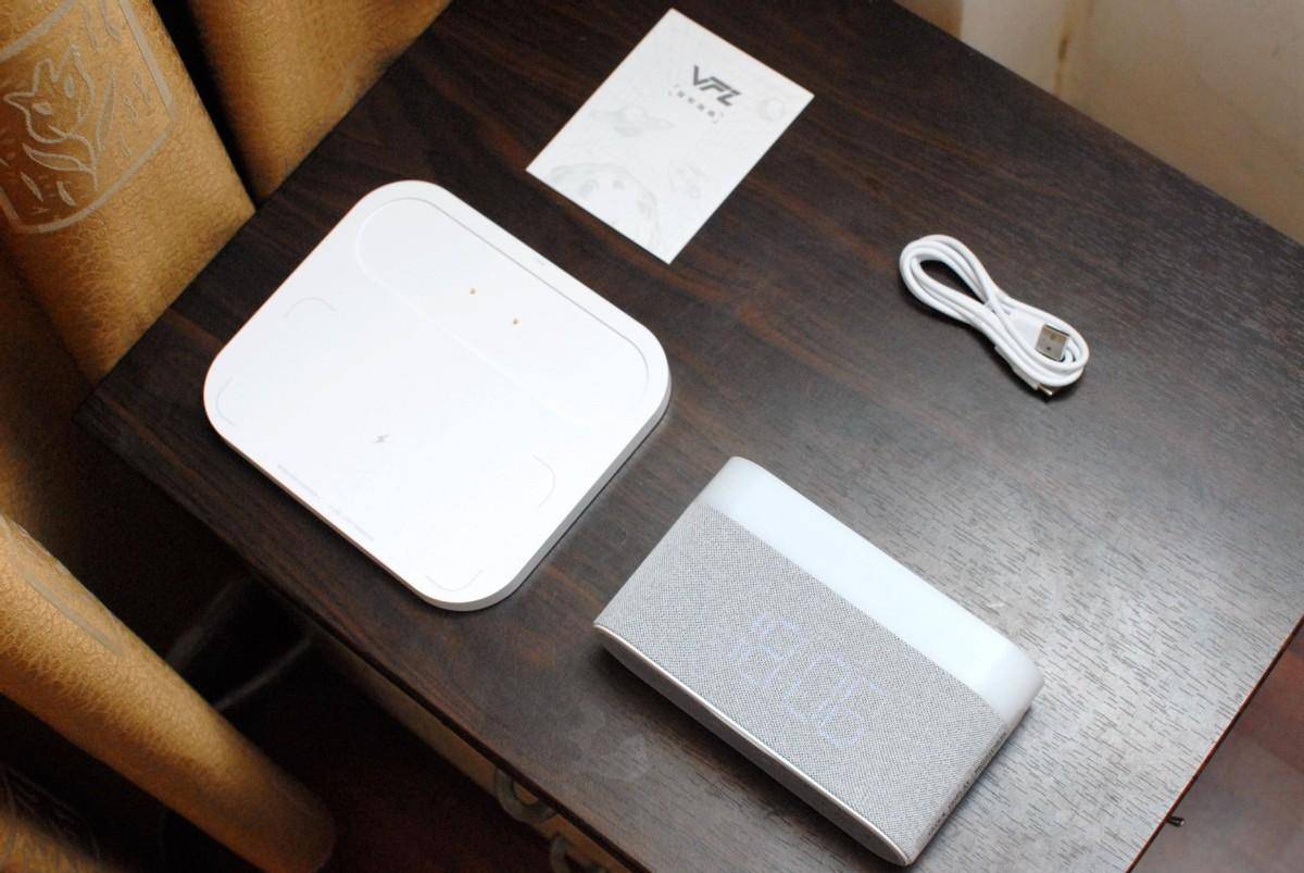 礼物分享：VFZ无线充电台灯，闹钟+时钟+无线充，好看好用又实用