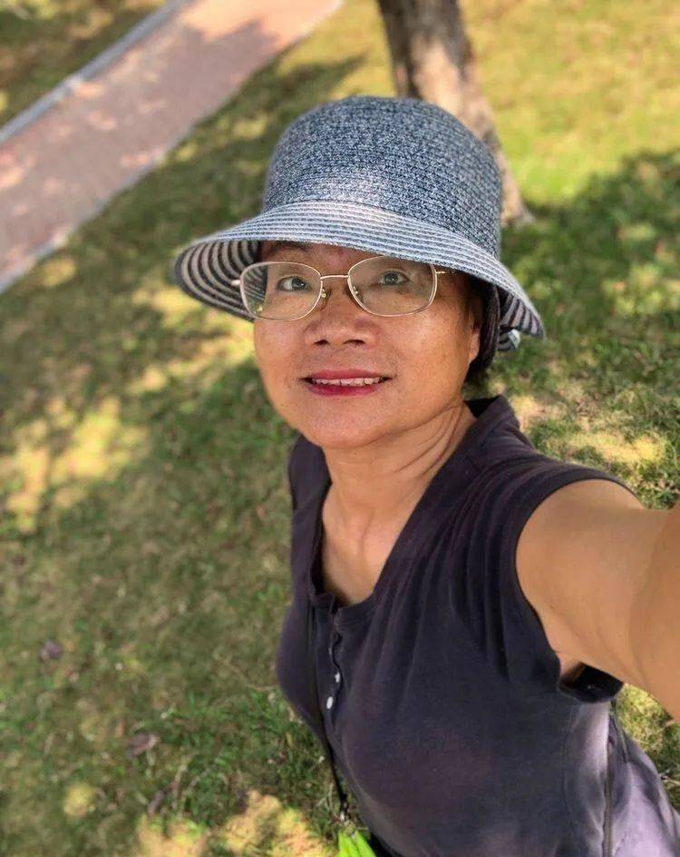 杨晓康《中国"她"艺术》代表性艺术家_the_canvas_cm