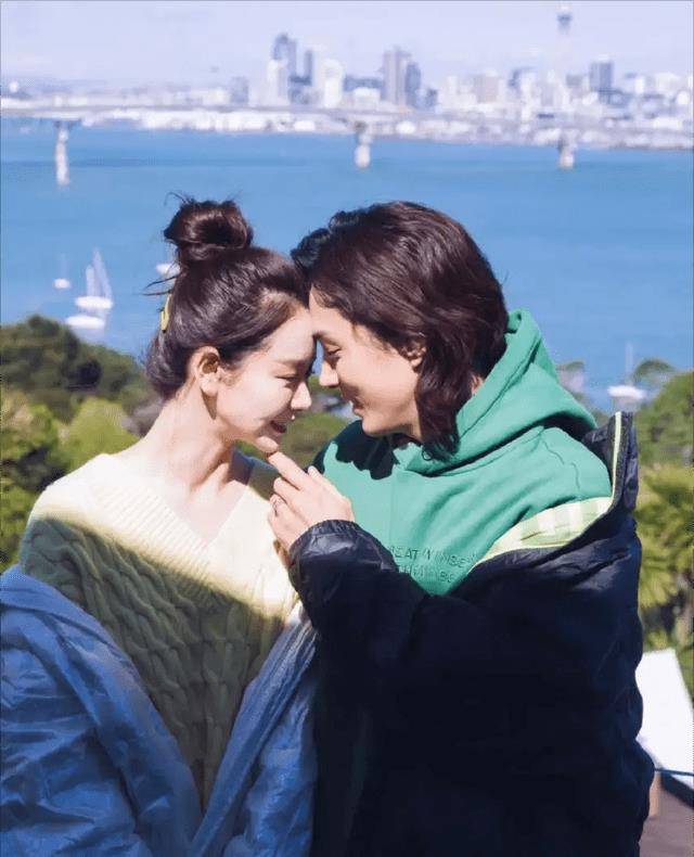 原创戚薇发生日美图!