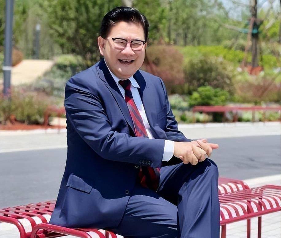 "上海第一主持人",为你揭秘曹可凡的双面人生_节目_形象_于涛