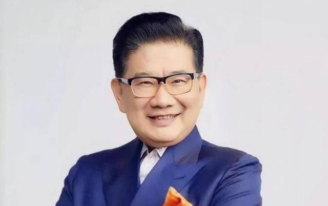 原创从"上海第一主持人",到沦为全网笑柄,曹可凡终于走到这一步_金星