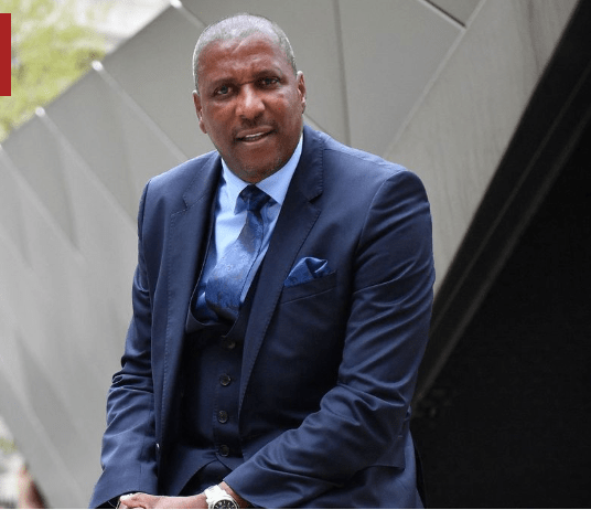 维夫·安德森(viv anderson)成为第一位在种族主义盛行的时代为英格兰