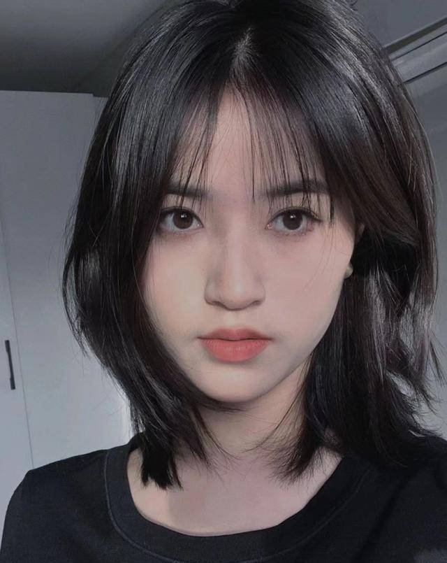无论你是圆脸,大脸还是高额头,这款百搭又易打理的发型都不容错过!