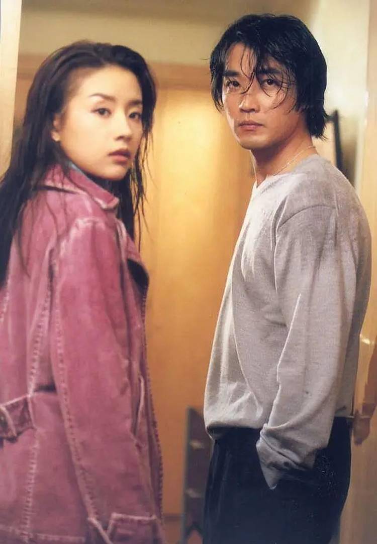 汇聚了当时的炙手可热的明星,如韩国演员安在旭,中国80后小花董洁