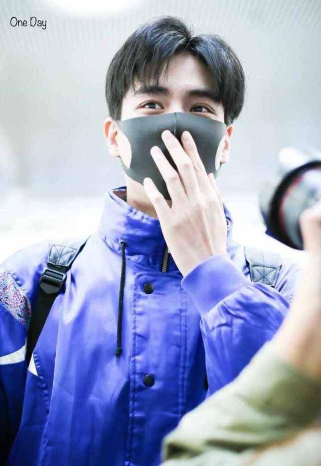 胡一天意外走红恐成昙花一现,一个细节足以证明背后团队是多业余_江辰