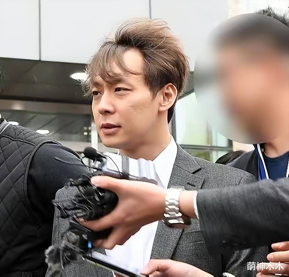 更有意思的是,就在同一天,权志龙这边在线发布了律师函,否认了外界