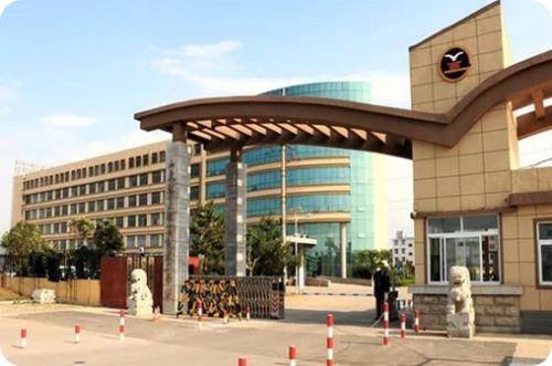 山东港口工程高级技工学校(烟台港湾学校)始建于1979年,是国家级重点