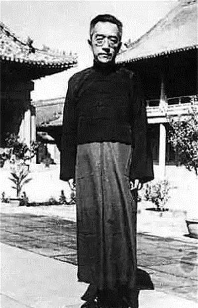 却录取上北大,封少将当清华校长,成功追求北大校花_罗家_张维桢_国文