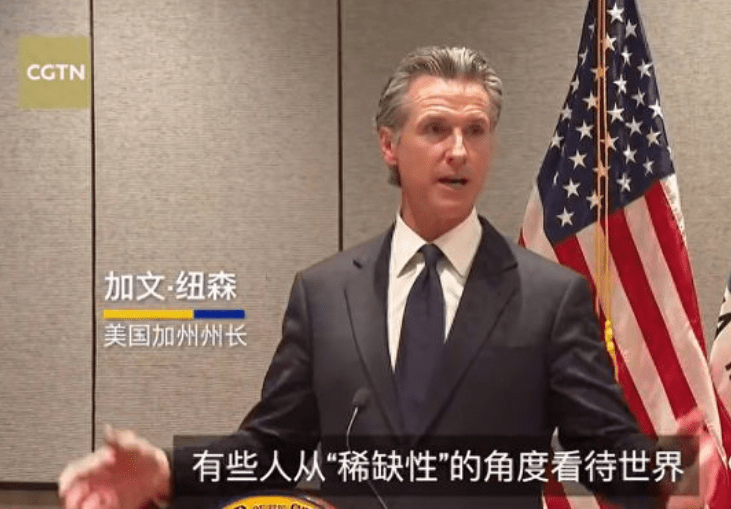 海岸线等等优势,这让许多加州人一直都企图要脱离美国联邦政府的管辖