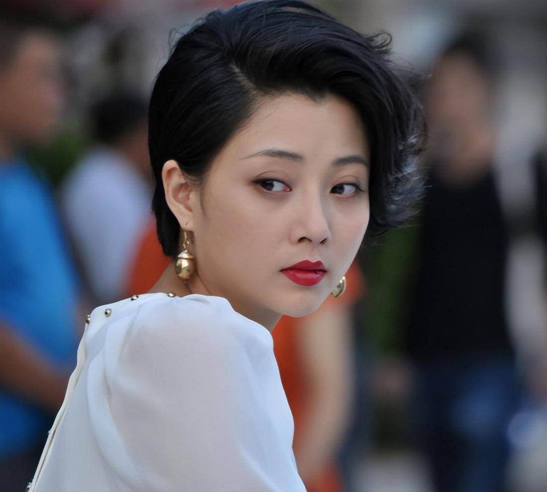 殷桃:我们电视剧奖大满贯获得者,人世间里演技炸裂,再度封后_艺术