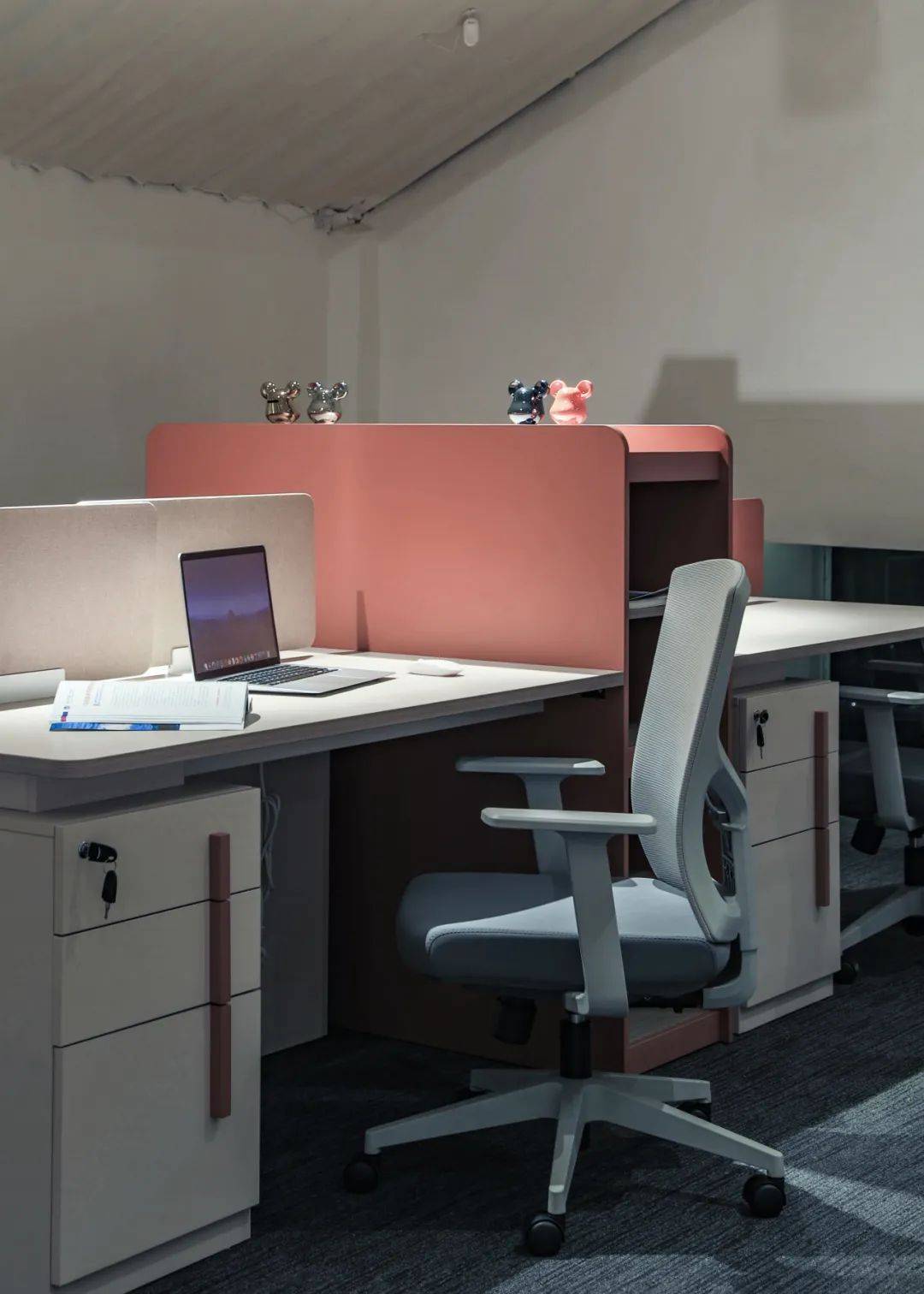 全国首家健威办公美术馆盛大开业,美好生活荣耀启幕!