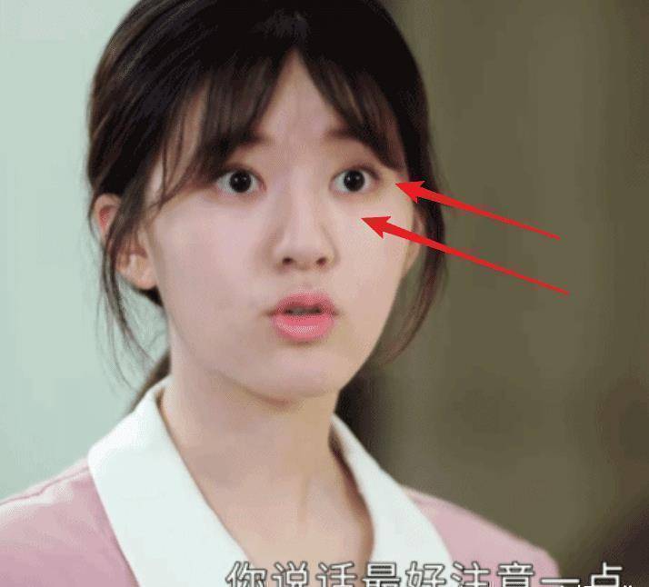 赵露思演技遭质疑,傻白甜卖萌全靠干瞪眼,刻意的样子有点尴尬_风格