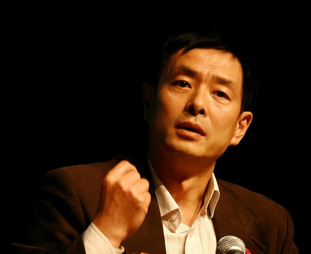 濮存昕母亲:丧子又丧夫,晚年身患重病,好在大儿子撑起了这个家_话剧