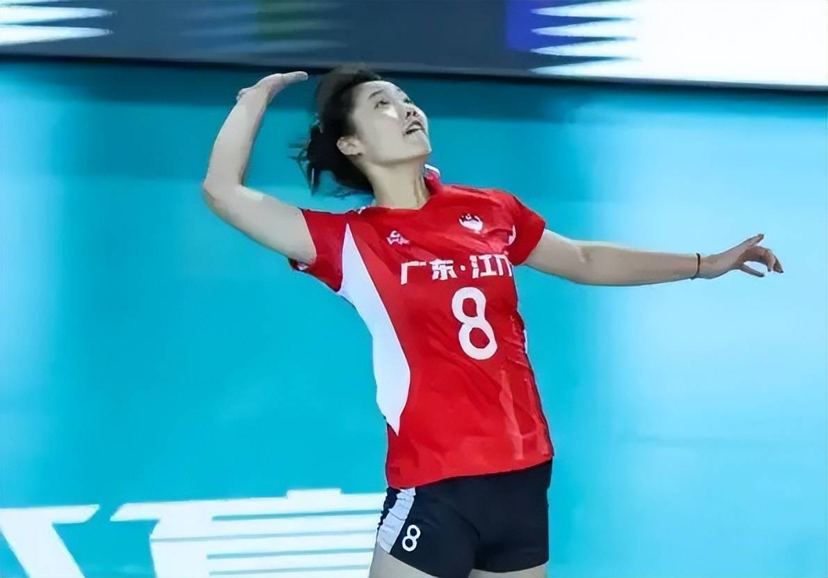 王逸凡:主攻位置一名新星,善于预判对手,并巧妙利用对方的弱点_张常宁