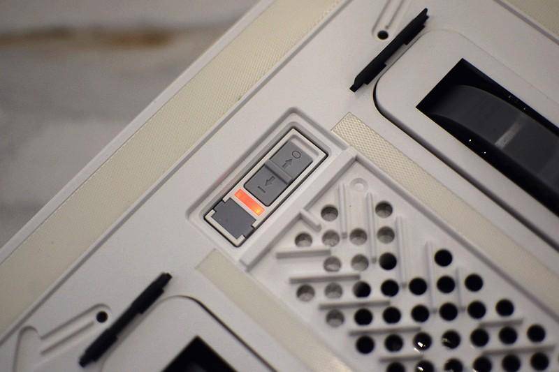 让擦窗更轻松 双向四喷头 赫特智能擦窗机器人W9