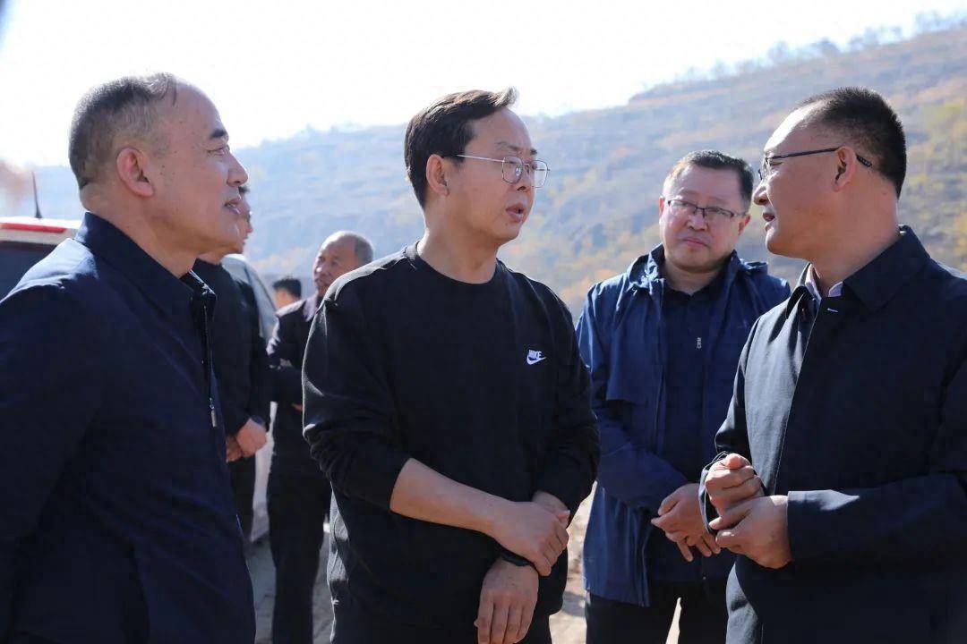 "行走黄河看吕梁"采访调研团走进柳林_山西_进行_实践