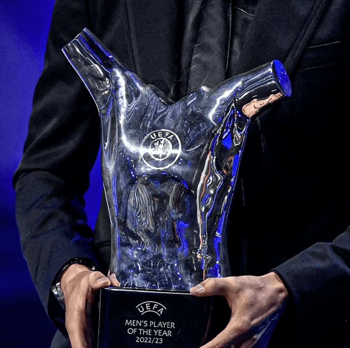 《金球奖》与《银裤衩奖》的交接之旅_欧足联_足球_球迷