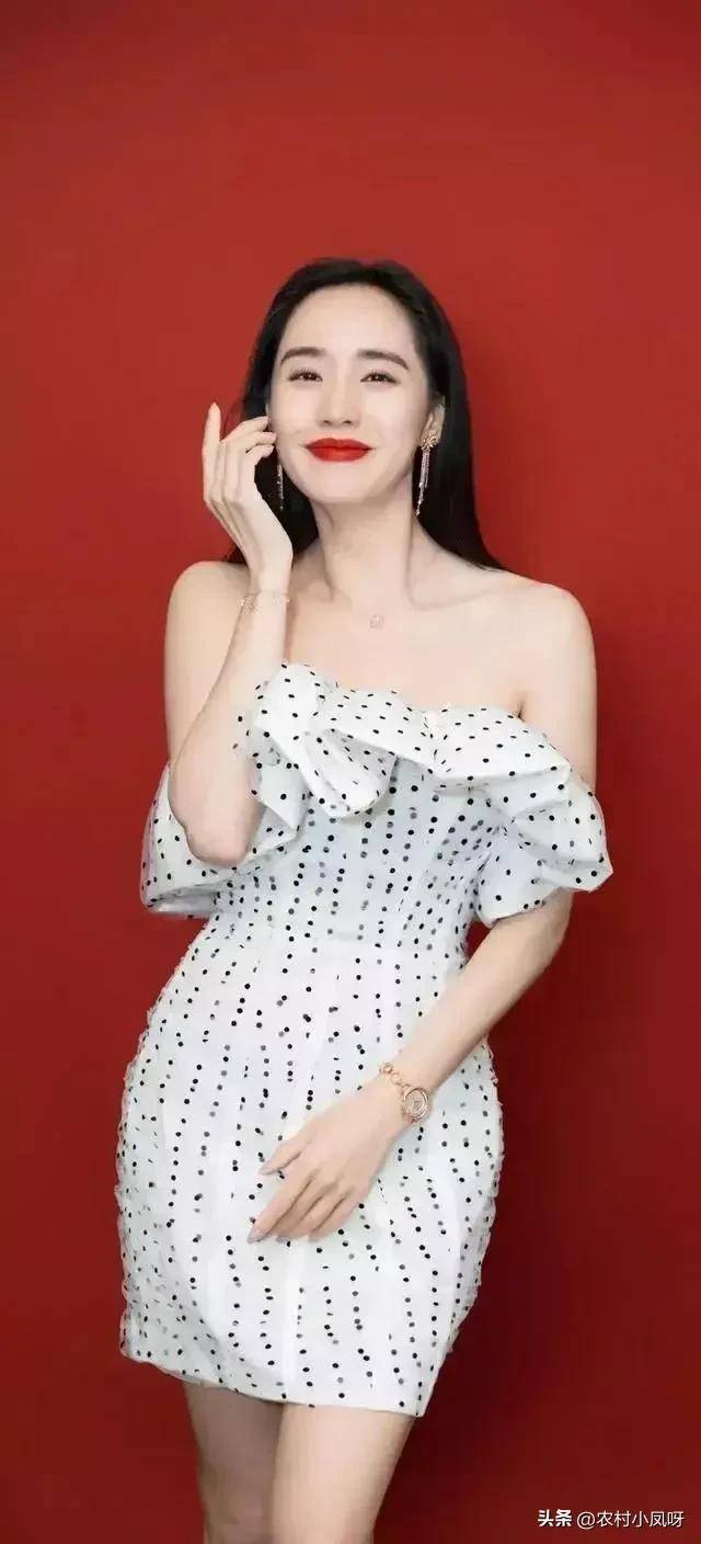 "国民初恋"女神王智,气质优雅,甜美动人!_活动_一角_被称为