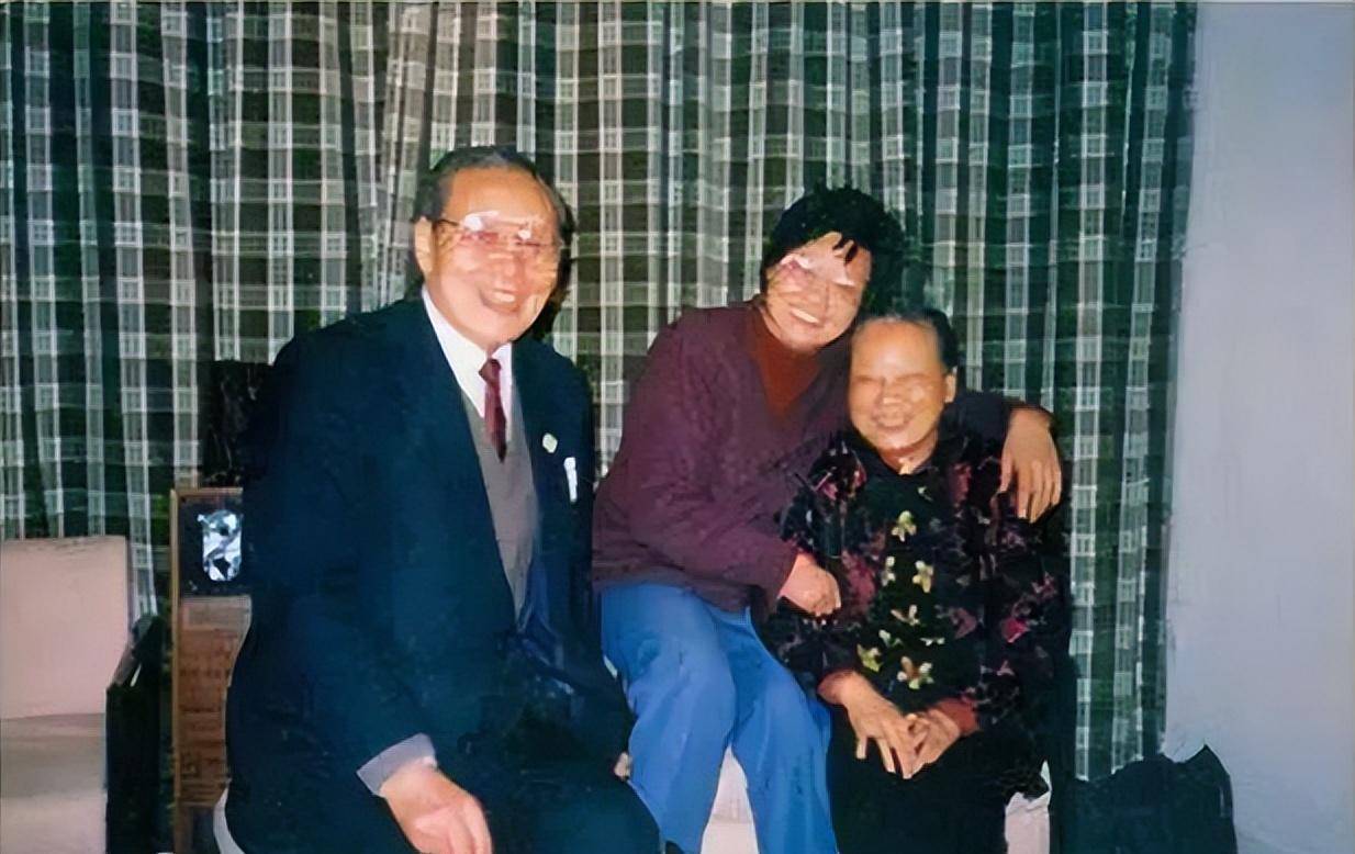 军统特务周养浩被关白公馆,心里凉了半截:这儿原来是叶挺的牢房_沈醉