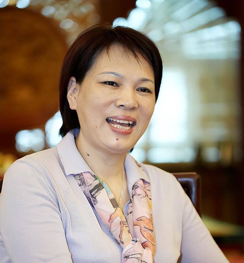 浙江女首富330亿身家,却一夜变老赖,40年打的天下毁于她的欲望_义乌
