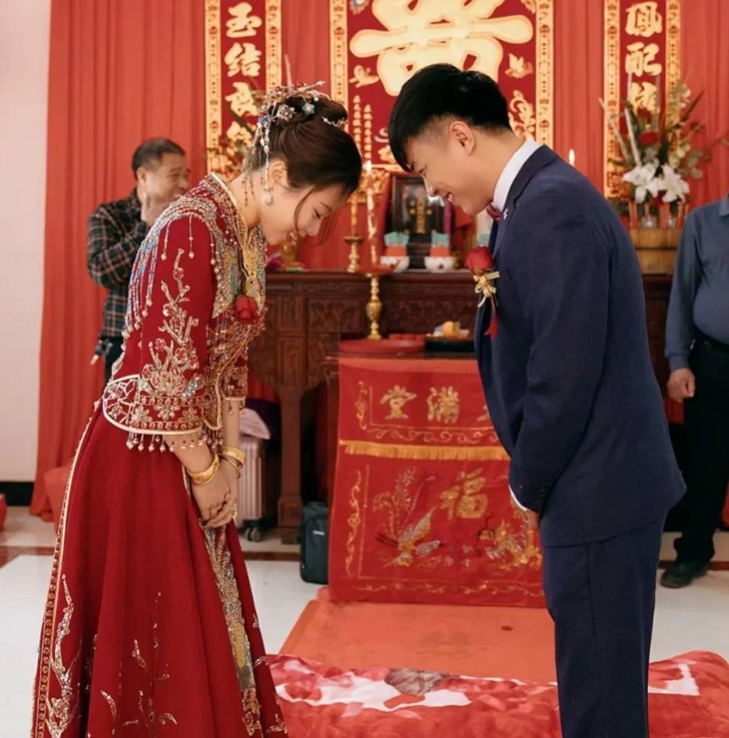 结婚市场中"螃蟹女",什么是螃蟹女?她们都有什么特点?_新郎_婚礼_家庭
