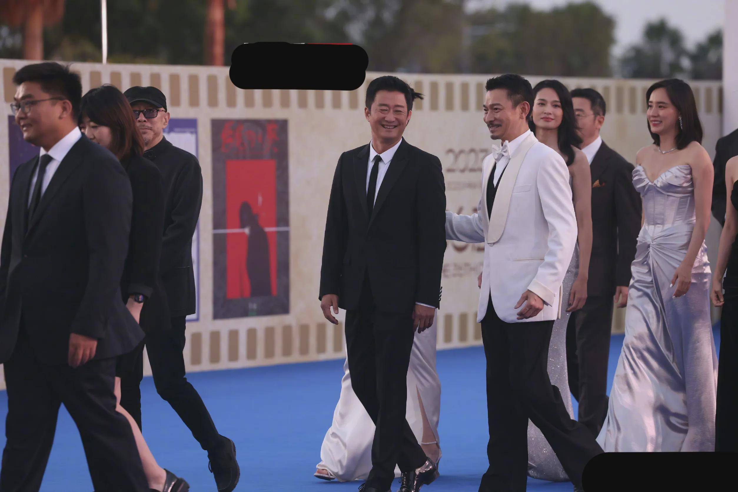 图片描述(最多30字)除了刘德华以外,还有很多男明星参加,比如苏有朋