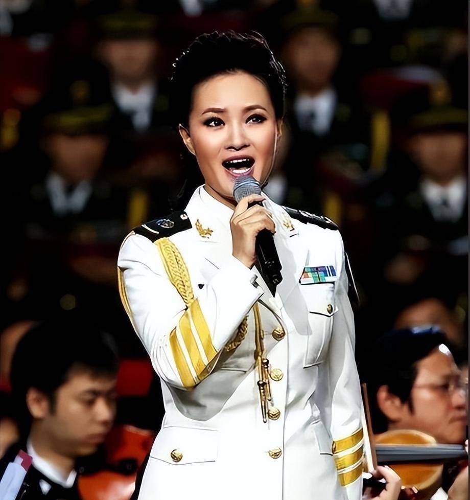 写在最后就像军人歌手一样,军队给了他们广阔的舞台,是他们许多歌曲
