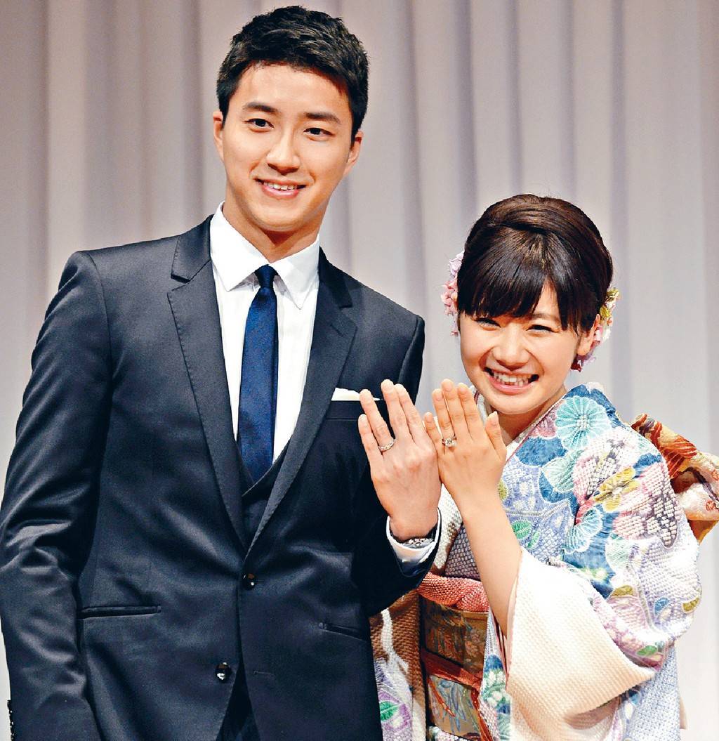 作为国际乒坛的"金童玉女",江宏杰和福原爱的结合没少被网友们祝福.