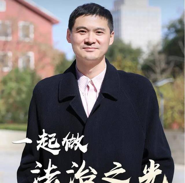 罗翔经历了什么,让他立志成为法治之光_法律_刑法_张三