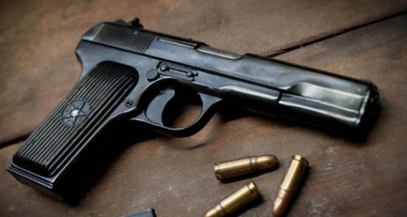 1988年,民警睡觉手枪在枕下被偷,刑侦科长:排查所有退役特种兵_小吴