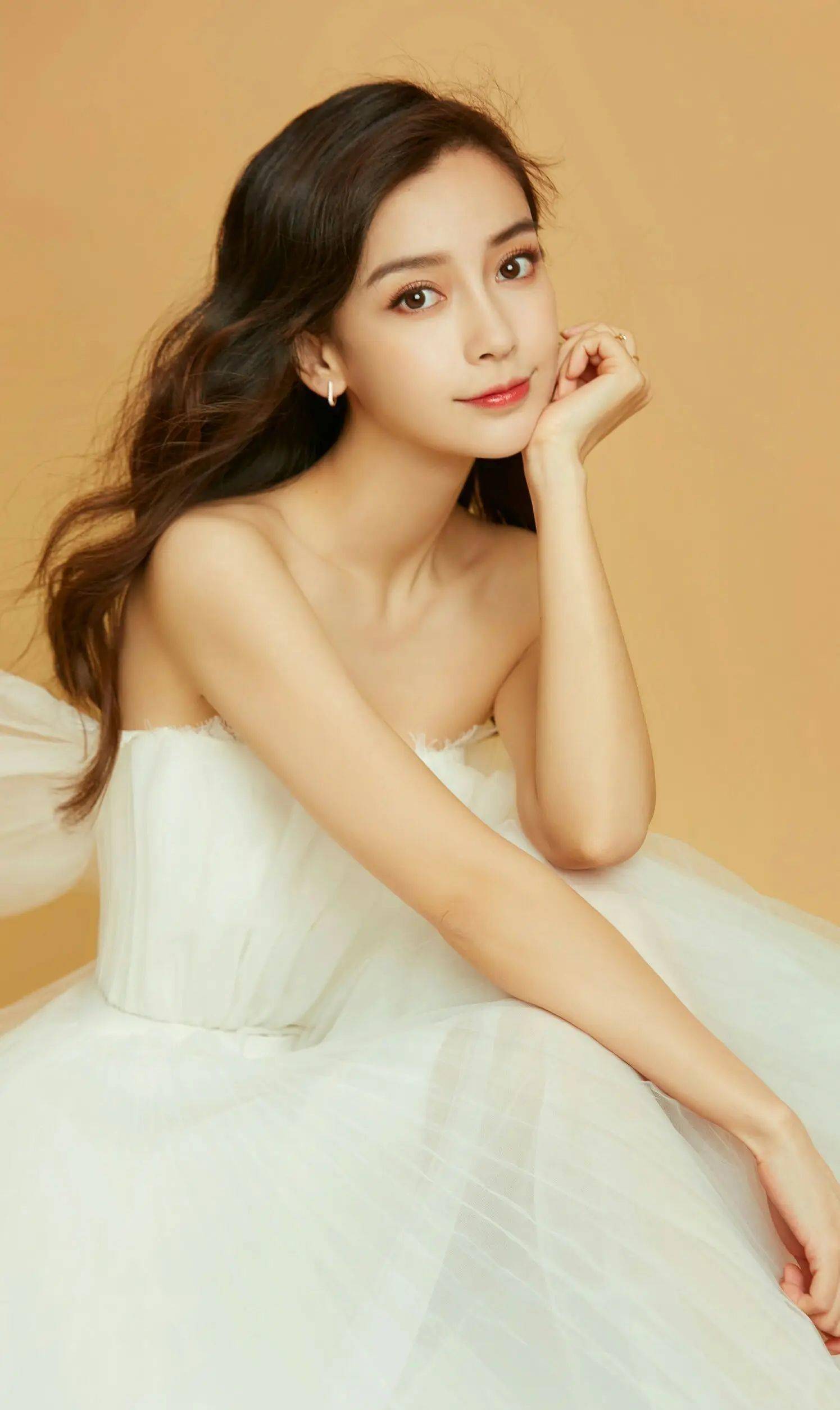 知情人曝杨颖状态很差,还跟经纪人吵架责怪她不阻止自己去疯马秀_网友