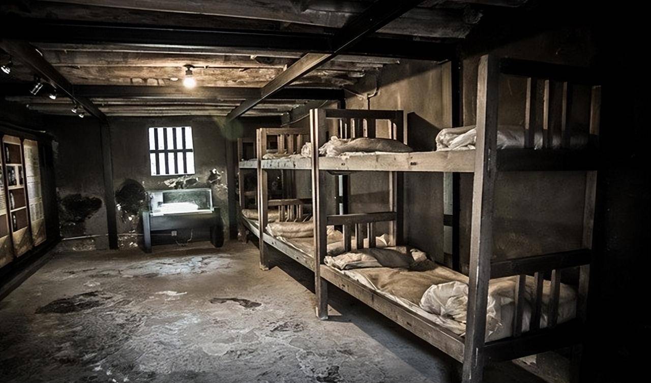 被暴雨侵蚀后的渣滓洞意外露出暗格,揭开了一段沉痛的历史_江姐_越狱