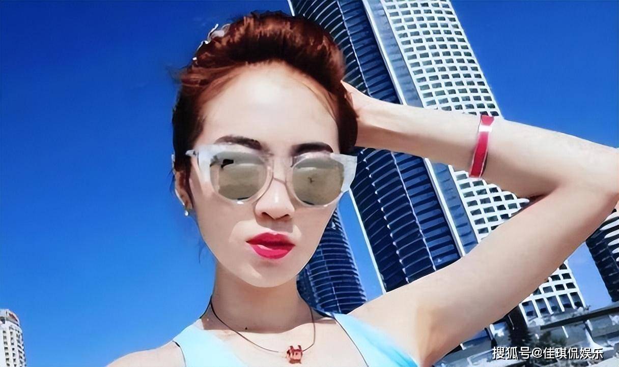 恒大白珊珊多张私密照片曝光,20秒视频粉丝一夜飙升5