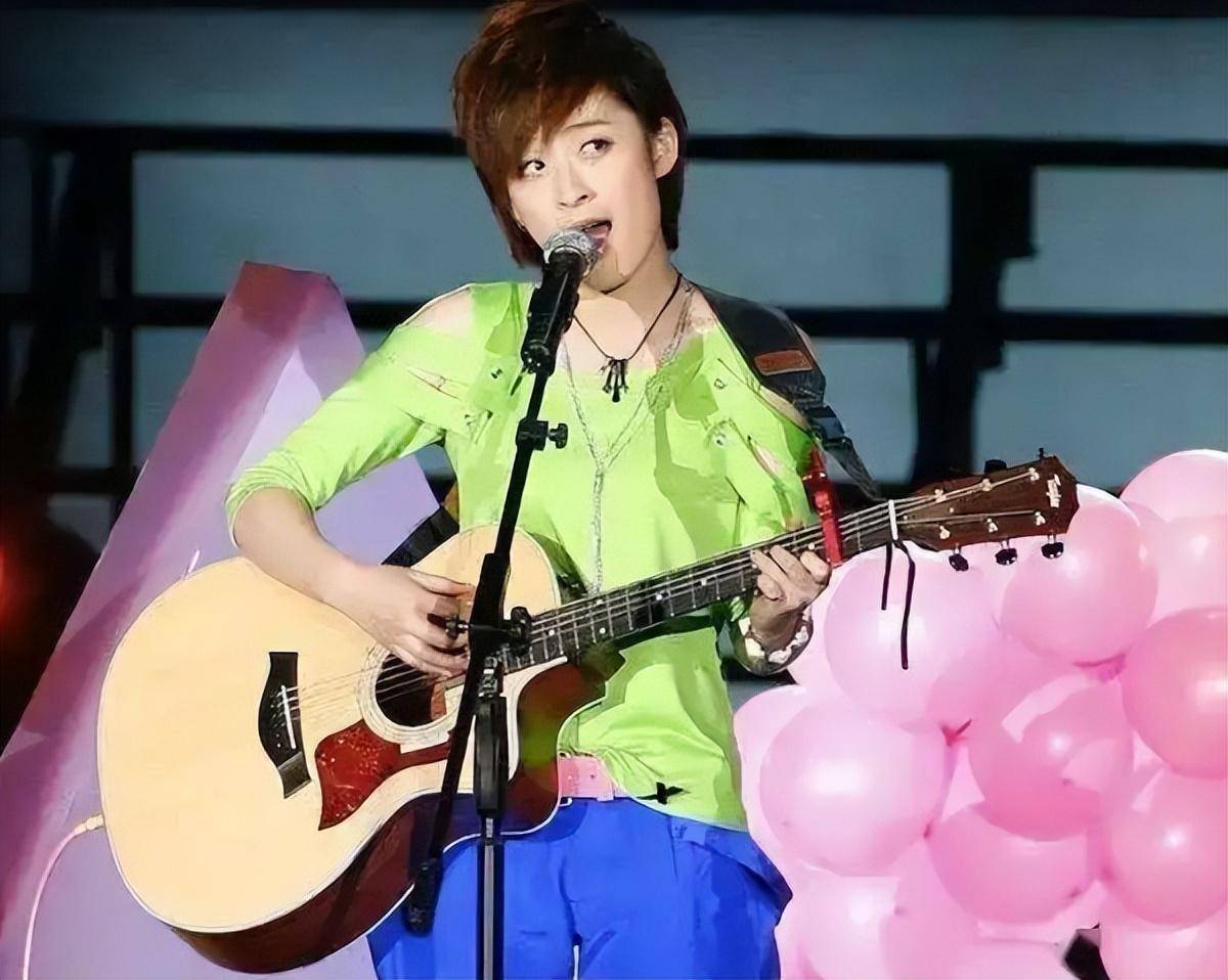 曾轶可:把导师给气离场,凭一首《狮子座》走红,借"炒作"大火_争议