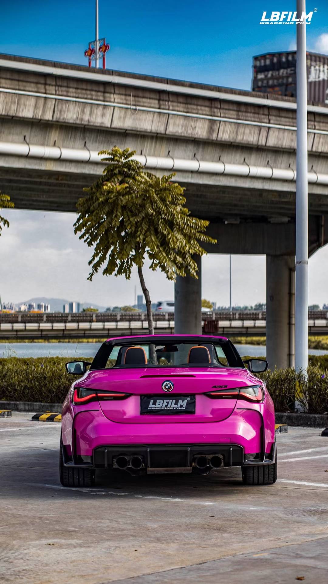 宝马m4-lb改色膜液态金属芭比粉,今年超火的颜色