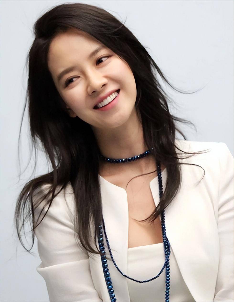 在2021年,宋智孝选择离开running man,追求新的机会.